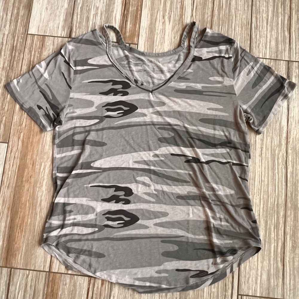 Open Shoulder Gray Camo Top